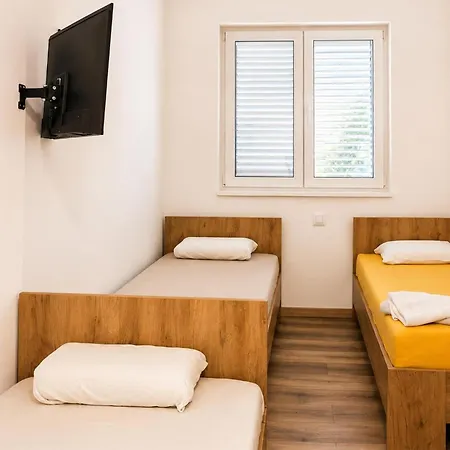 In Smokvica With House Sea View * Smokvica (Pag)